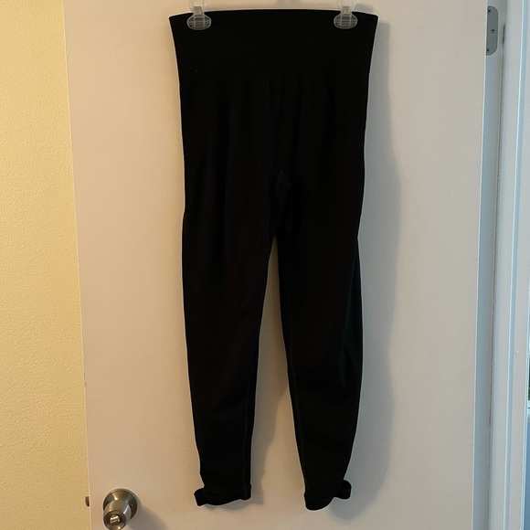 Victoria Secret PINK leggings - Picture 4 of 5